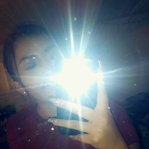 Meet your Posher, Nia